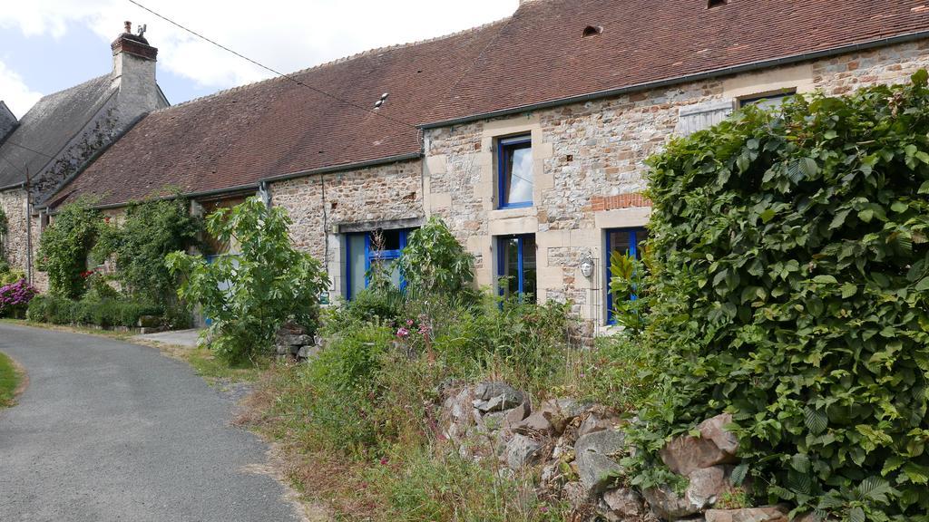 La Cage Aux Oiseaux Bed & Breakfast La Lande-de-Goult Екстериор снимка