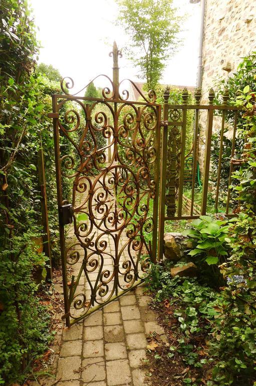 La Cage Aux Oiseaux Bed & Breakfast La Lande-de-Goult Екстериор снимка