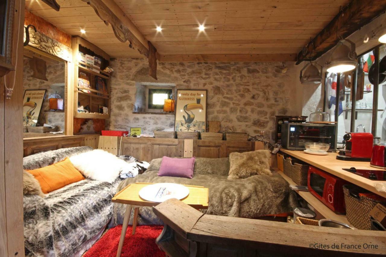La Cage Aux Oiseaux Bed & Breakfast La Lande-de-Goult Екстериор снимка