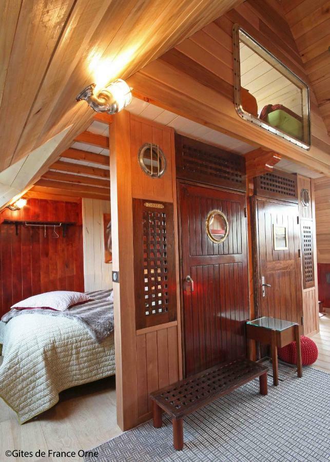 La Cage Aux Oiseaux Bed & Breakfast La Lande-de-Goult Екстериор снимка