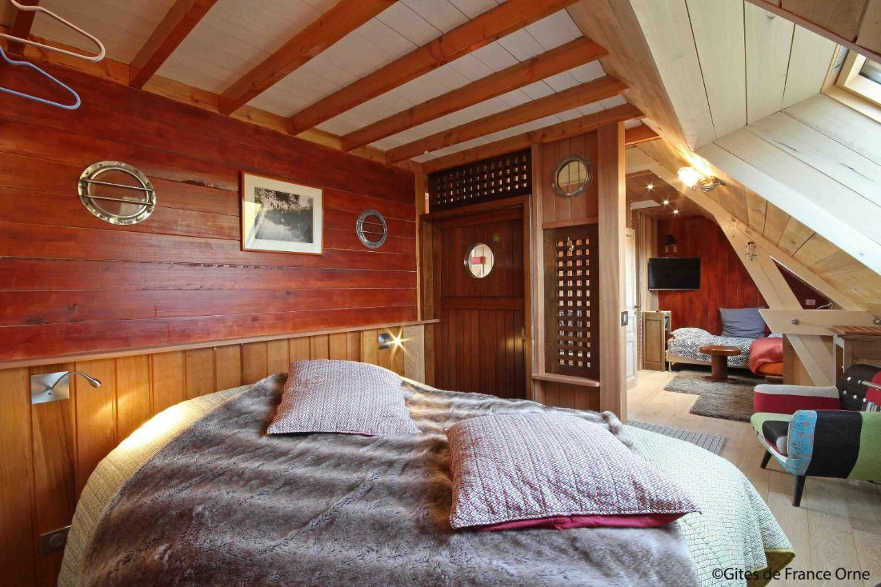 La Cage Aux Oiseaux Bed & Breakfast La Lande-de-Goult Екстериор снимка